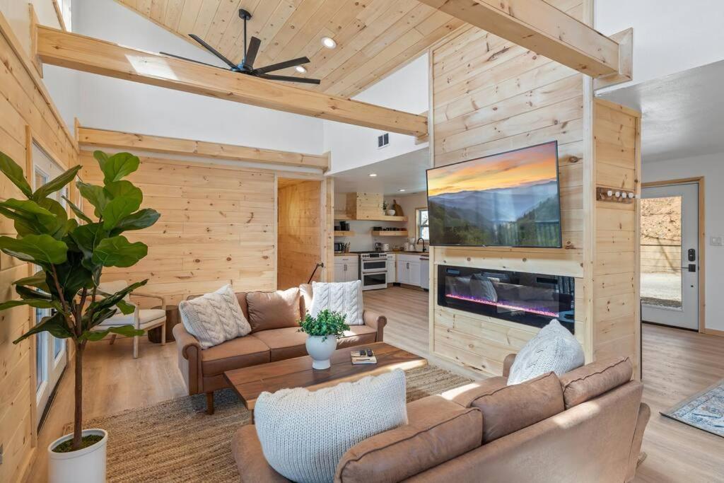 New! Modern Cabin With Two Decks, Bar & Game Room! Gatlinburg Exterior foto