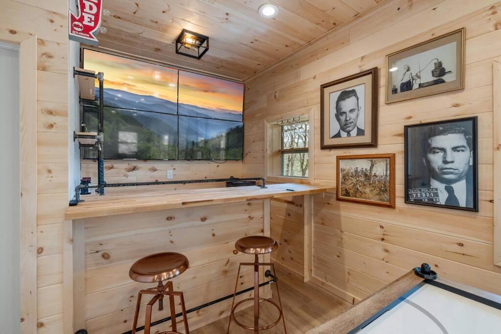 New! Modern Cabin With Two Decks, Bar & Game Room! Gatlinburg Exterior foto