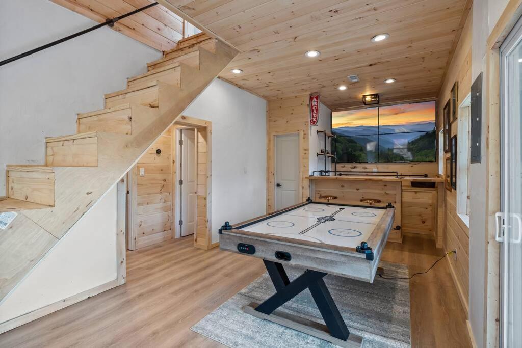 New! Modern Cabin With Two Decks, Bar & Game Room! Gatlinburg Exterior foto