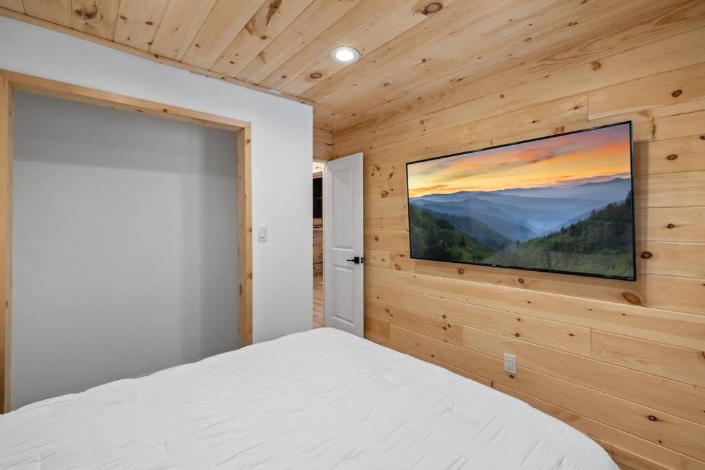 New! Modern Cabin With Two Decks, Bar & Game Room! Gatlinburg Exterior foto
